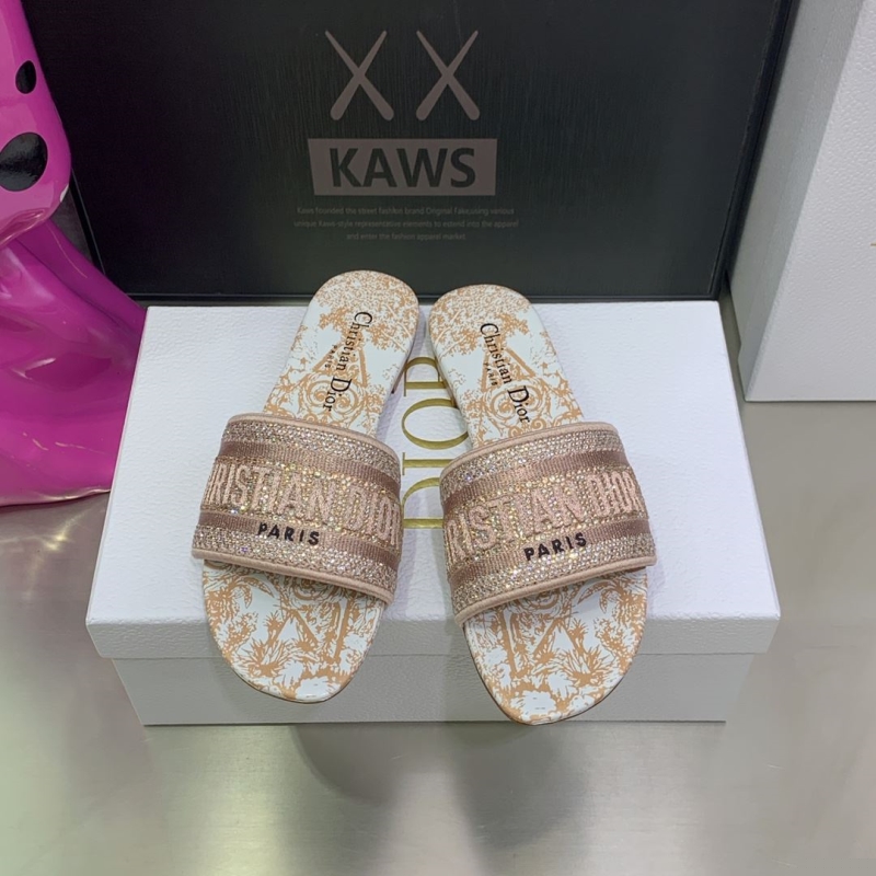 ch**an D*or slippers